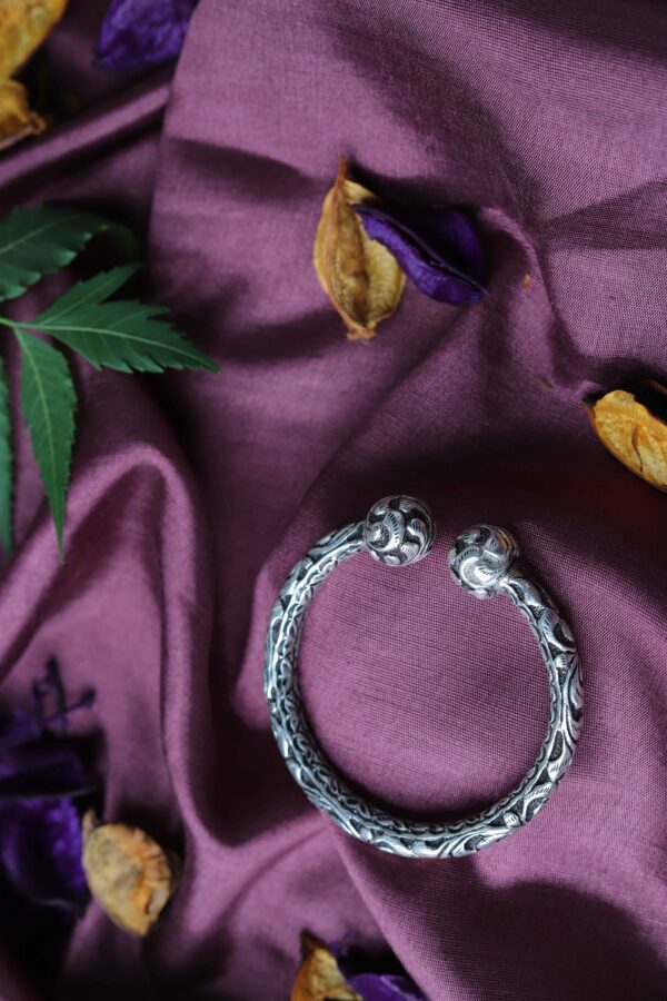 Silver Jaal work kada - Adjustable - Set of 1 - Image 2