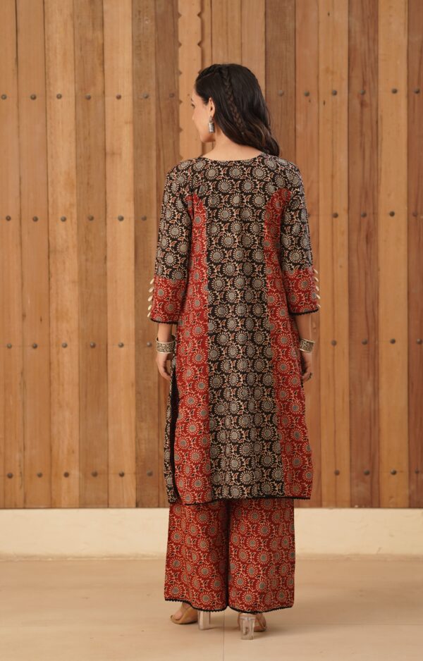 Black - Maroon Straight Kurta with cowrie shells and lace detailing in cotton fabric - Image 3