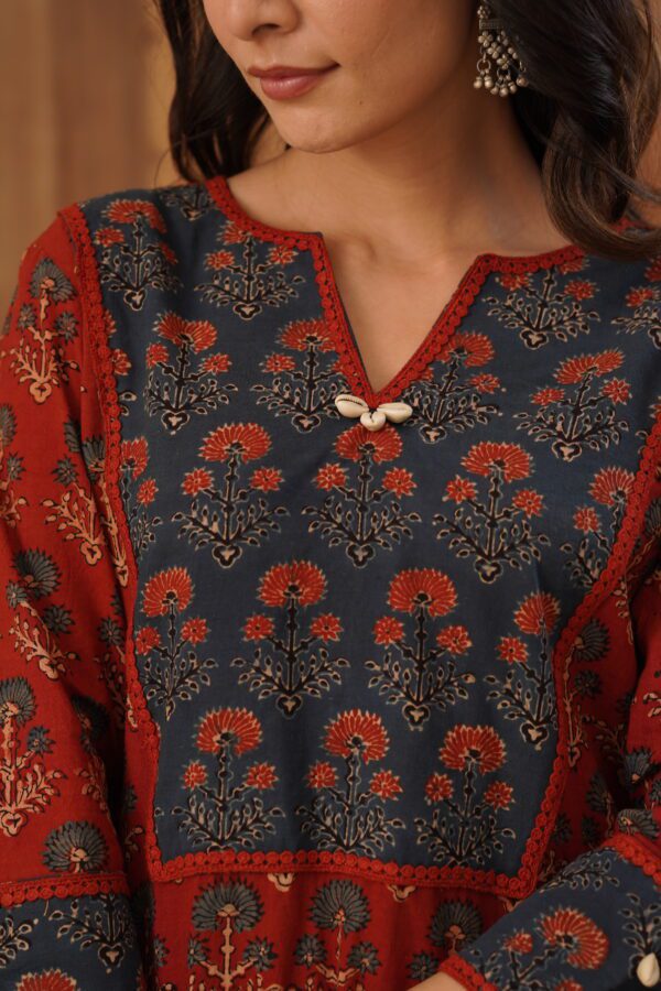 Indigo - Maroon Staright Kurta with cowrie shells and lace detailing in cotton fabric - Image 7