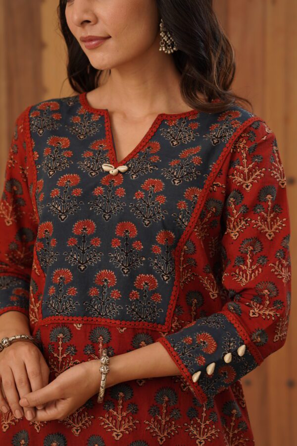Indigo - Maroon Staright Kurta with cowrie shells and lace detailing in cotton fabric - Image 8