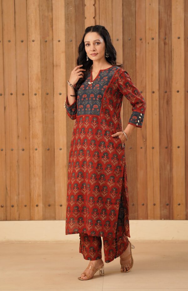 Indigo - Maroon Staright Kurta with cowrie shells and lace detailing in cotton fabric - Image 9