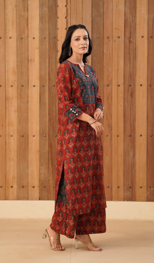 Indigo - Maroon Staright Kurta with cowrie shells and lace detailing in cotton fabric - Image 2