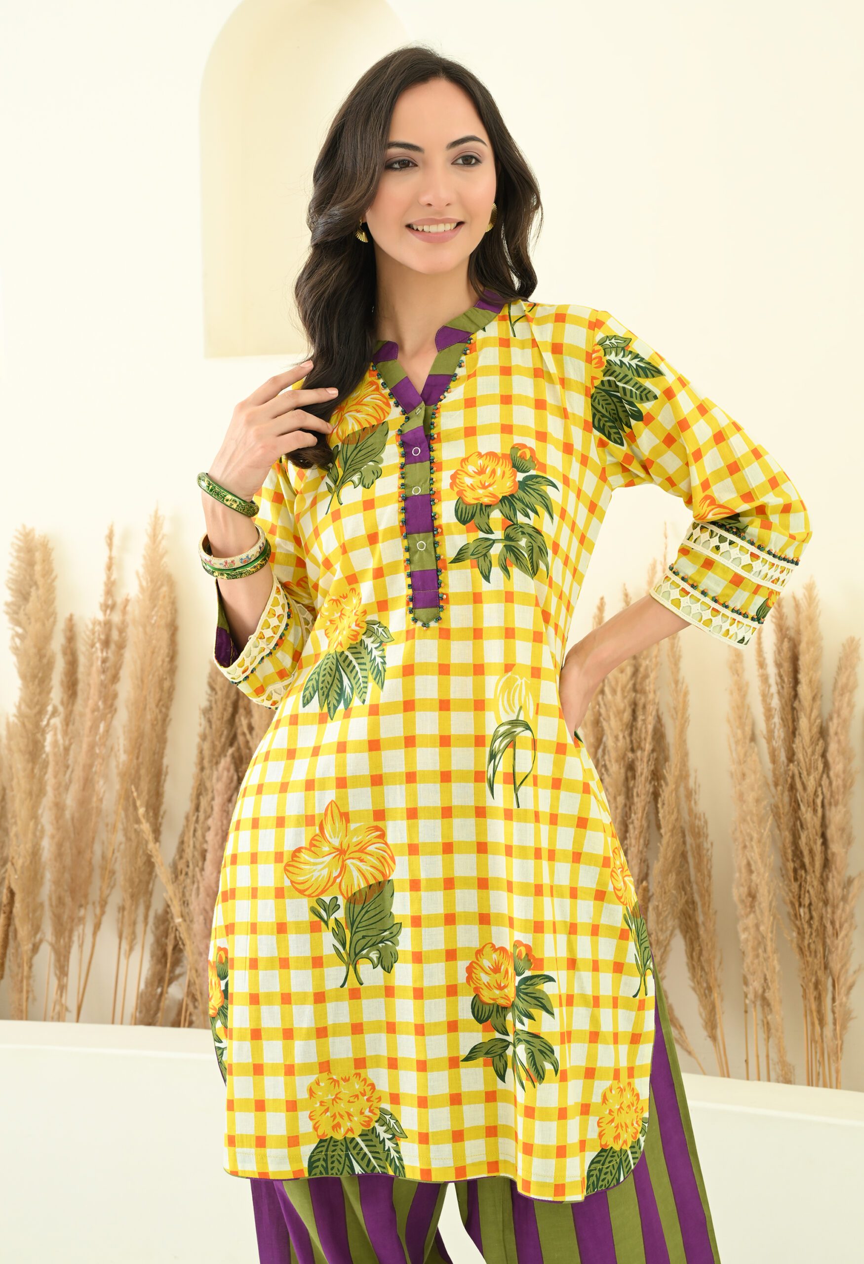 Floral and Stripes Printed Short Kurta Farshi Salwar Set - Image 3